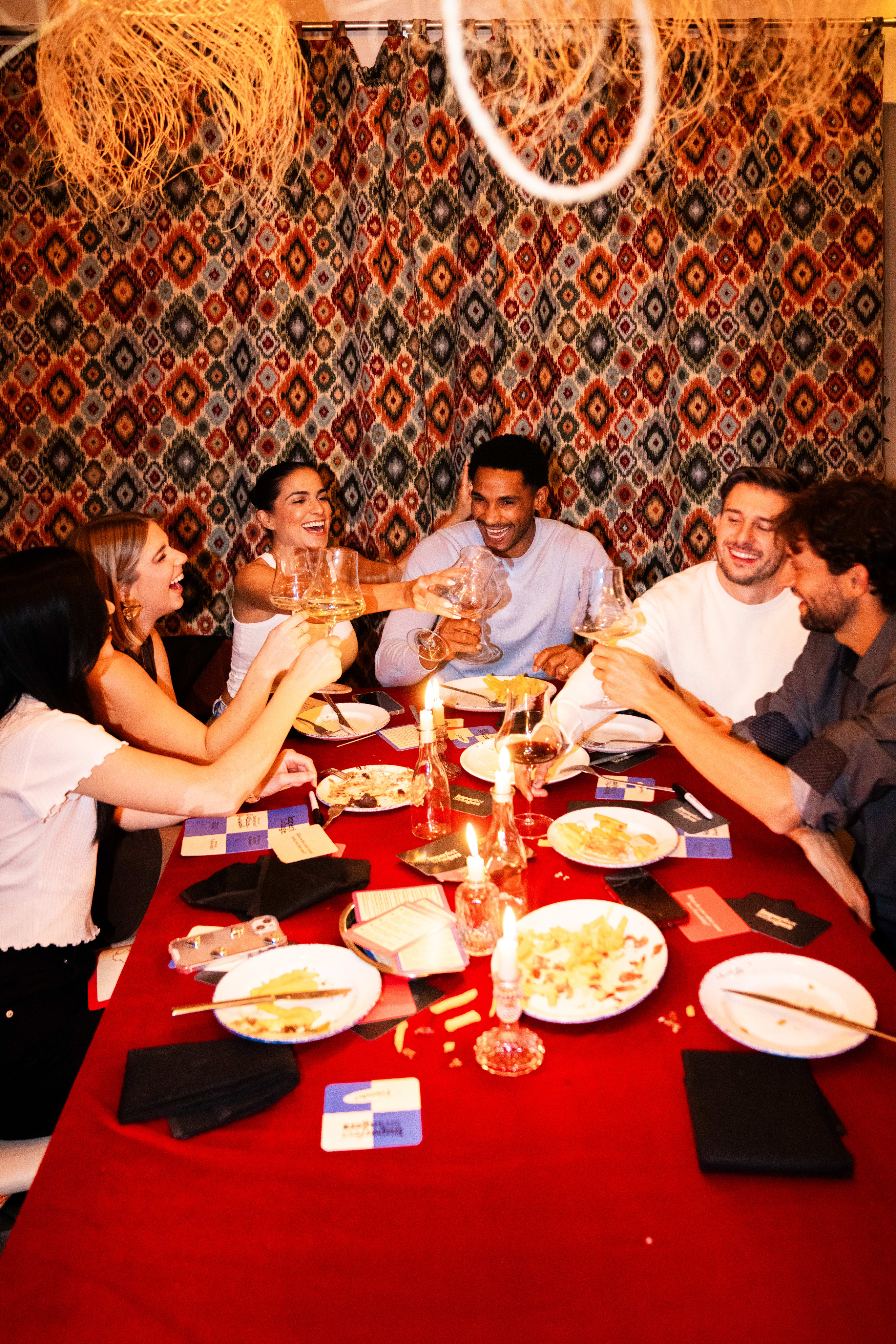 Conviértete en un restaurante de The First Round, image size:2731x4096